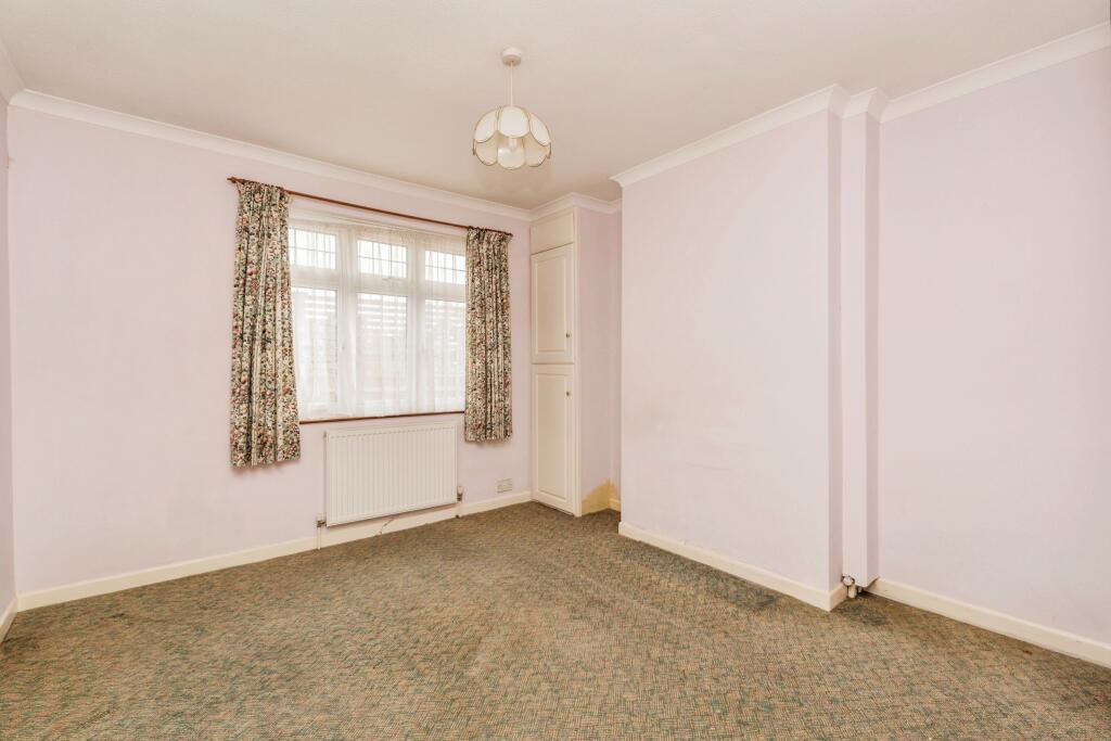 4 bed Detached