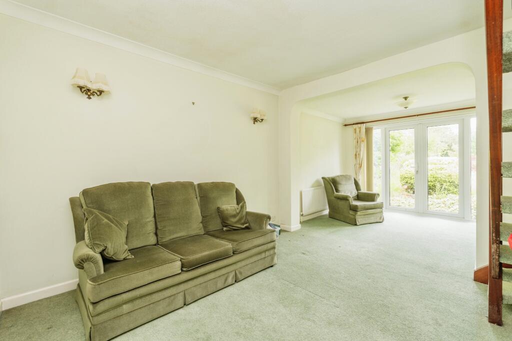 4 bed Detached