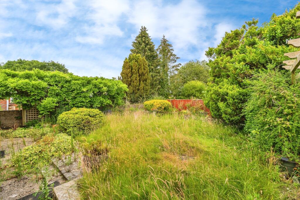 4 bed Detached