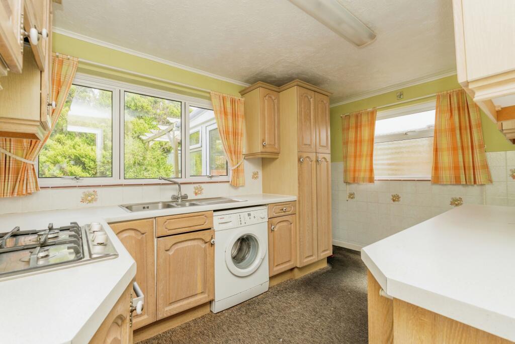 4 bed Detached