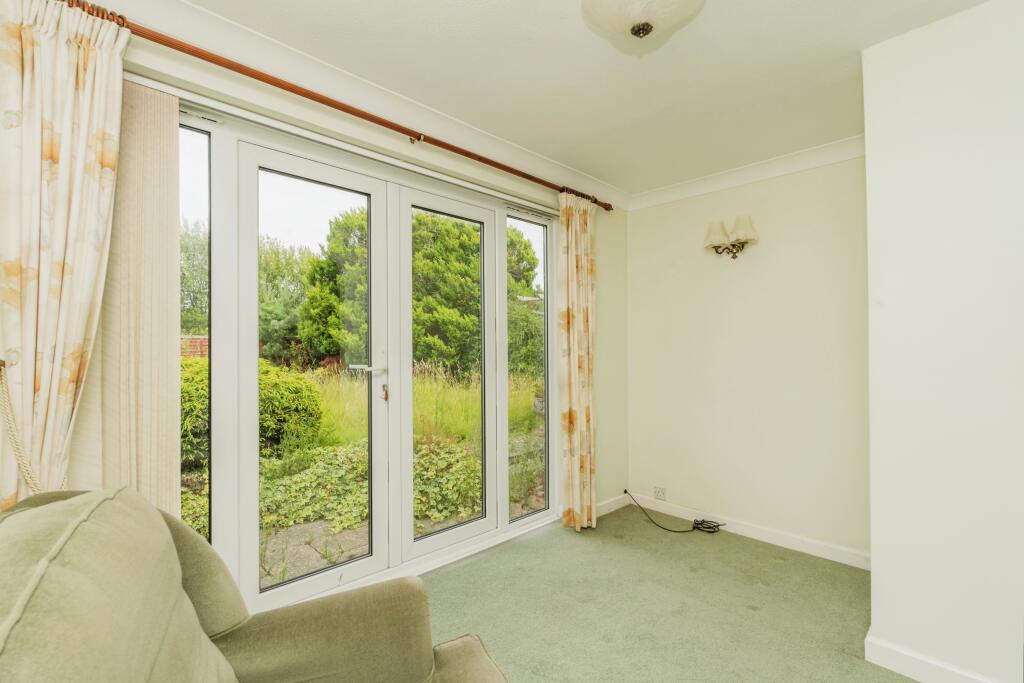 4 bed Detached
