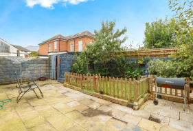4 bed Detached