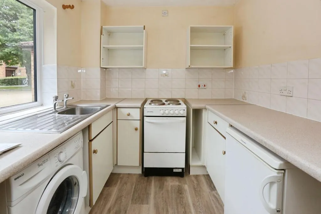 1 bed Ground Flat