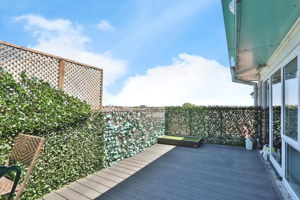 2 bed Apartment