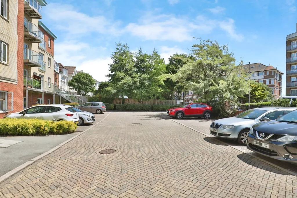 2 bed Apartment