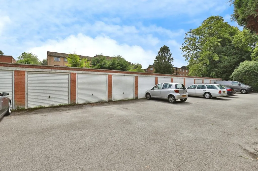 2 bed Apartment