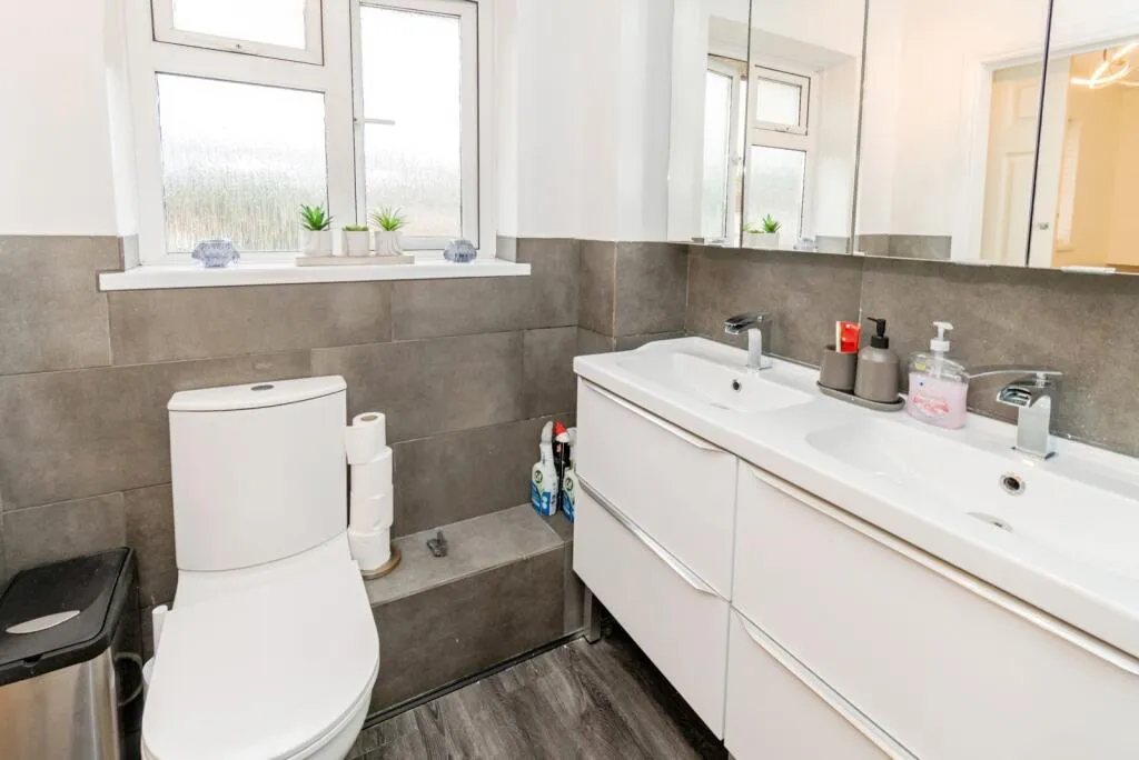 2 bed End of Terrace