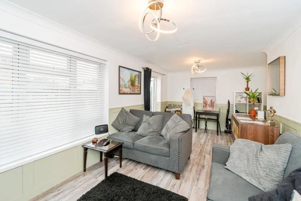 2 bed End of Terrace