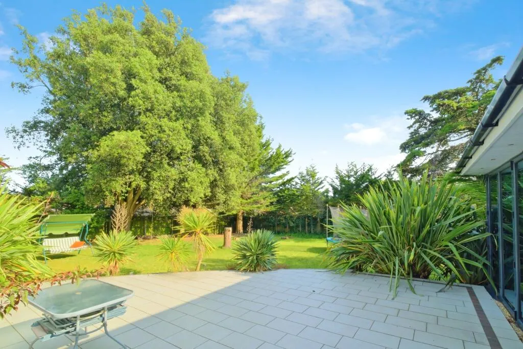 4 bed Detached