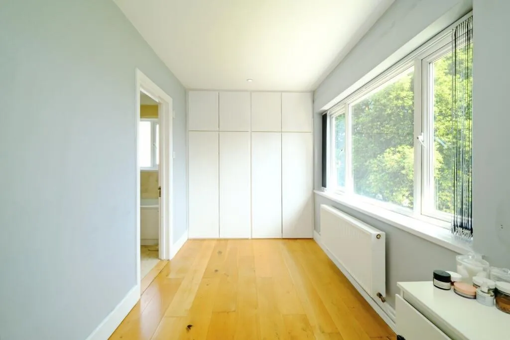 4 bed Detached
