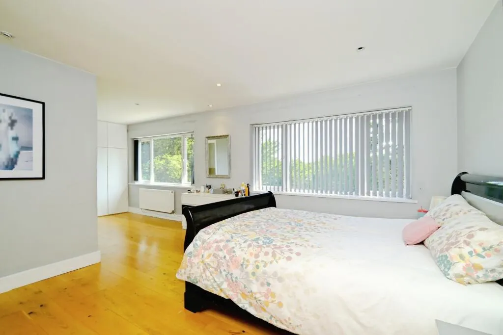 4 bed Detached