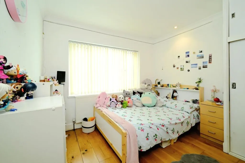 4 bed Detached
