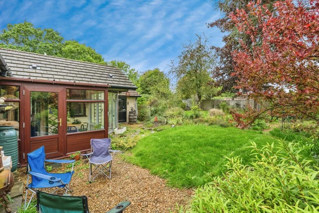 4 bed Detached Bungalow
