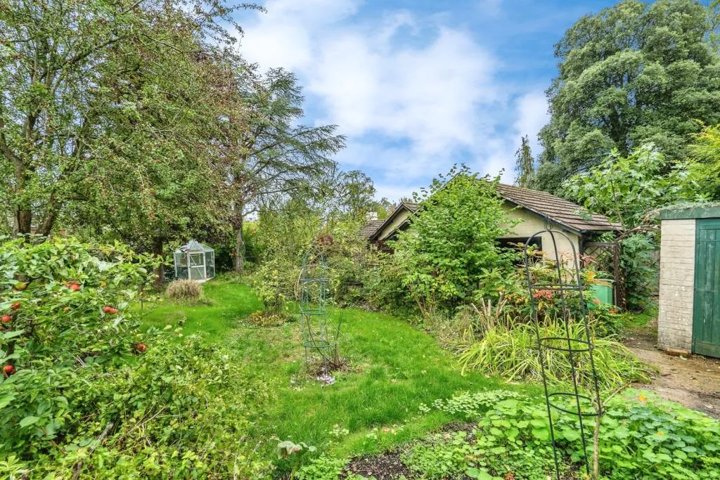 4 bed Detached Bungalow