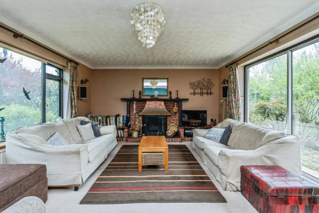 4 bed Detached Bungalow