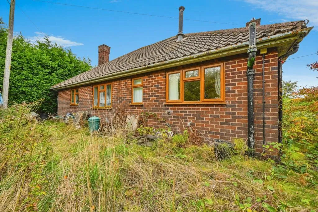 2 bed Detached Bungalow