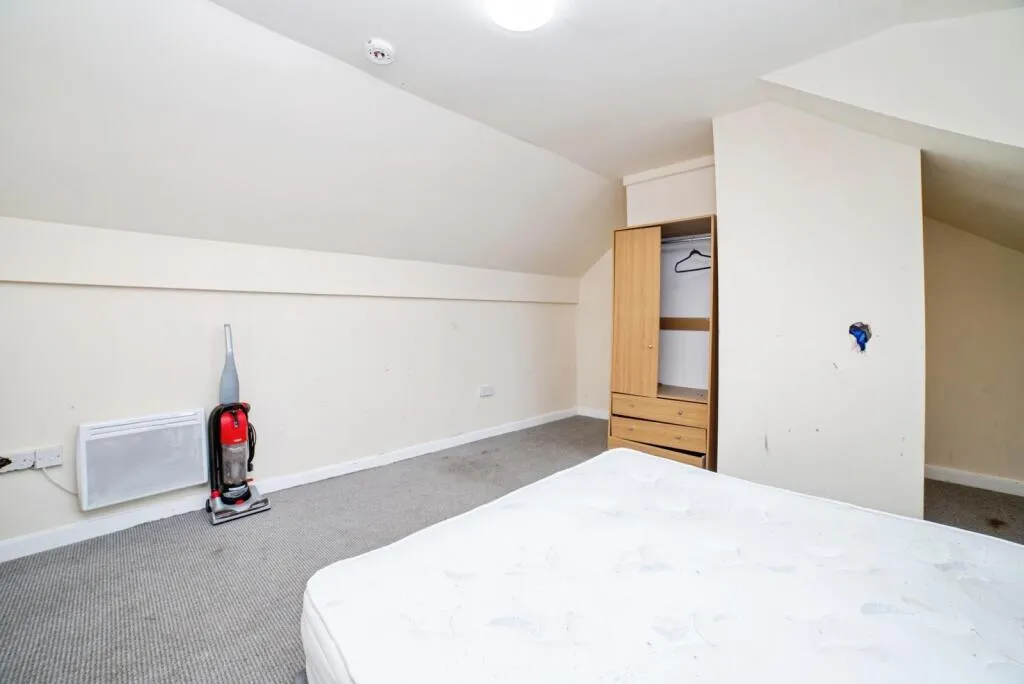 4 bed Terraced