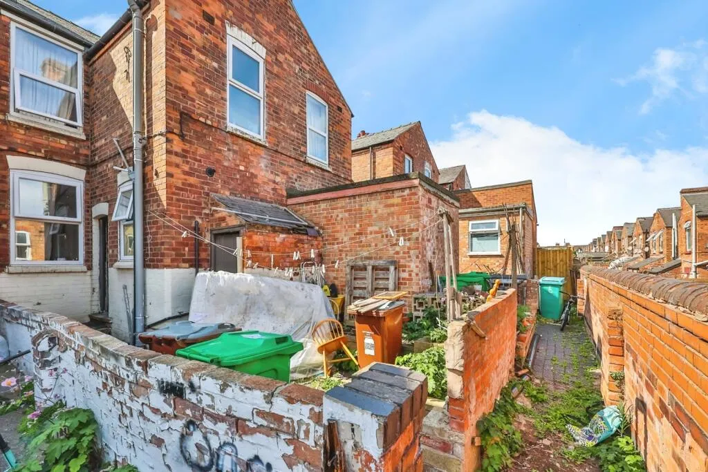 2 bed Terraced