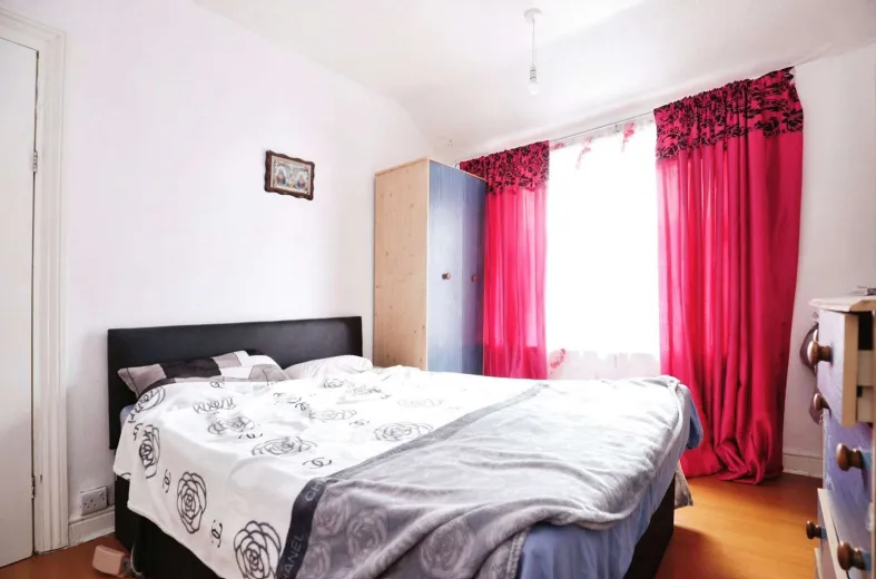 3 bed Terraced