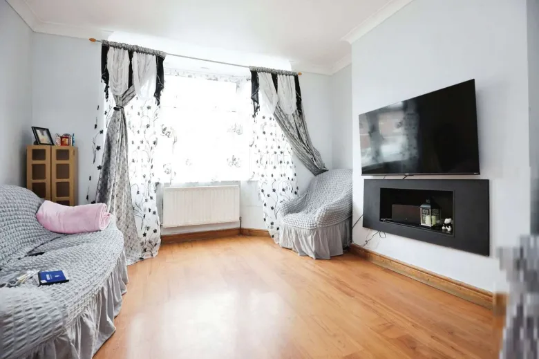3 bed Terraced