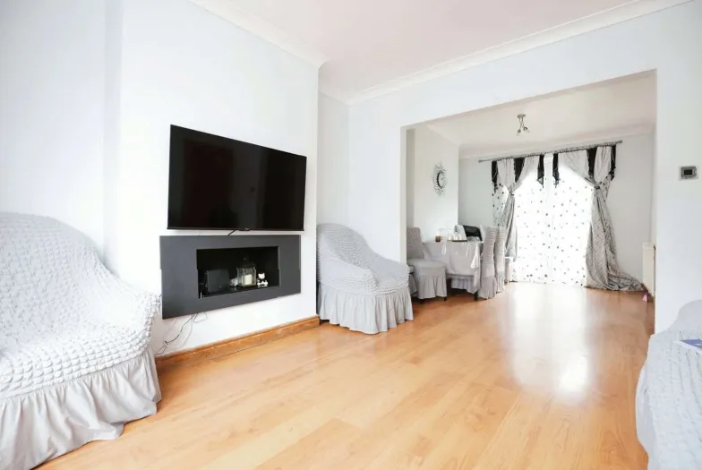 3 bed Terraced