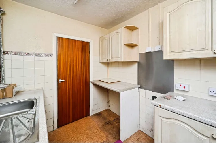 3 bed End of Terrace