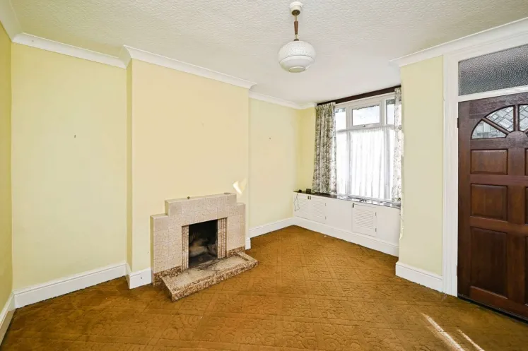 3 bed End of Terrace