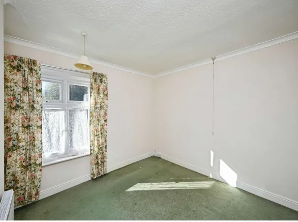 3 bed End of Terrace