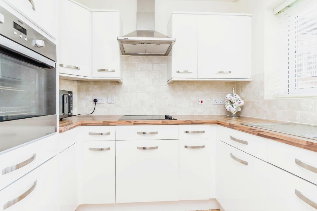 1 bed Ground Flat