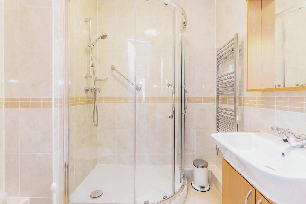 1 bed Ground Flat