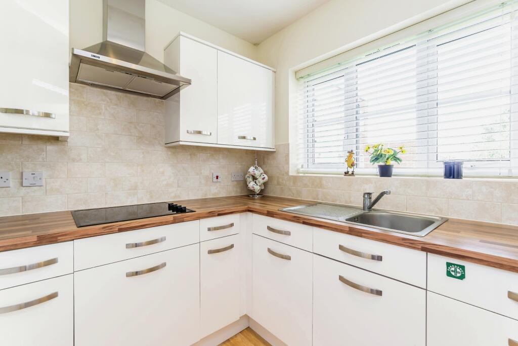 1 bed Ground Flat