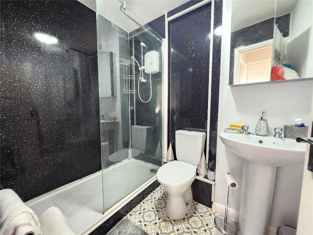 2 bed Block of Apartments