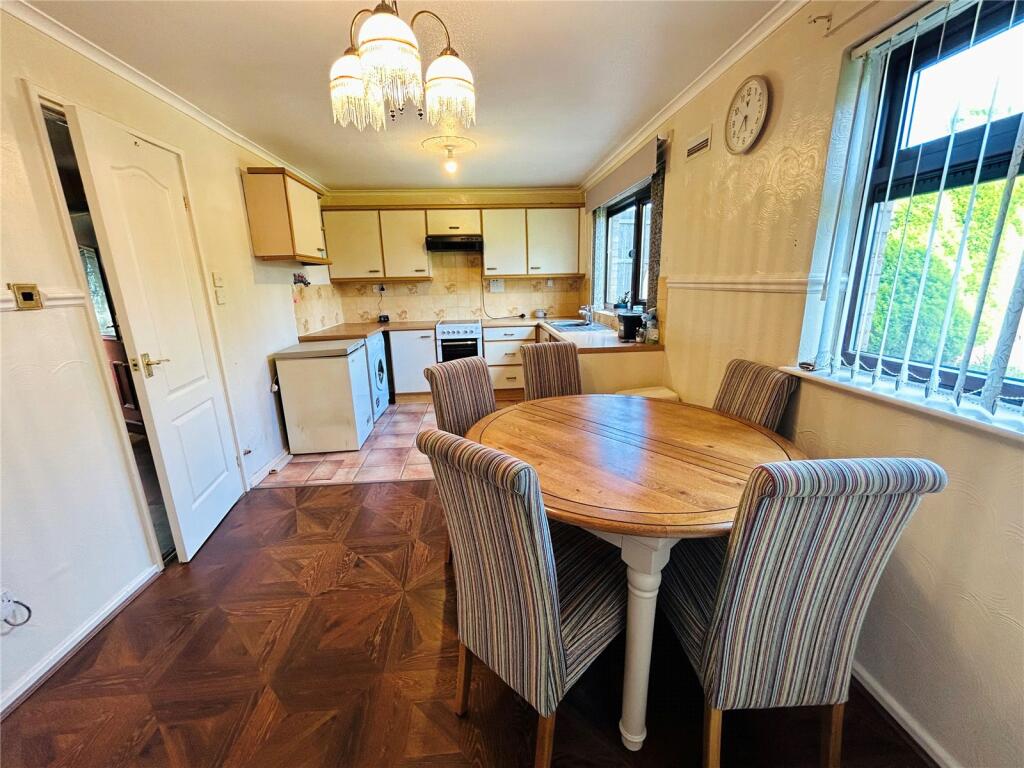 3 bed End of Terrace