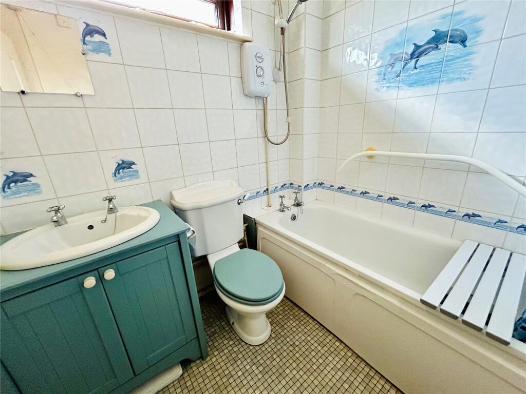 3 bed End of Terrace