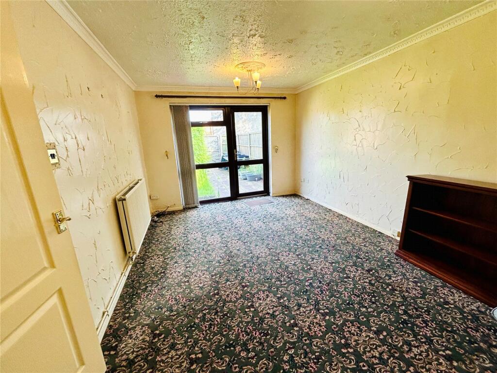 3 bed End of Terrace