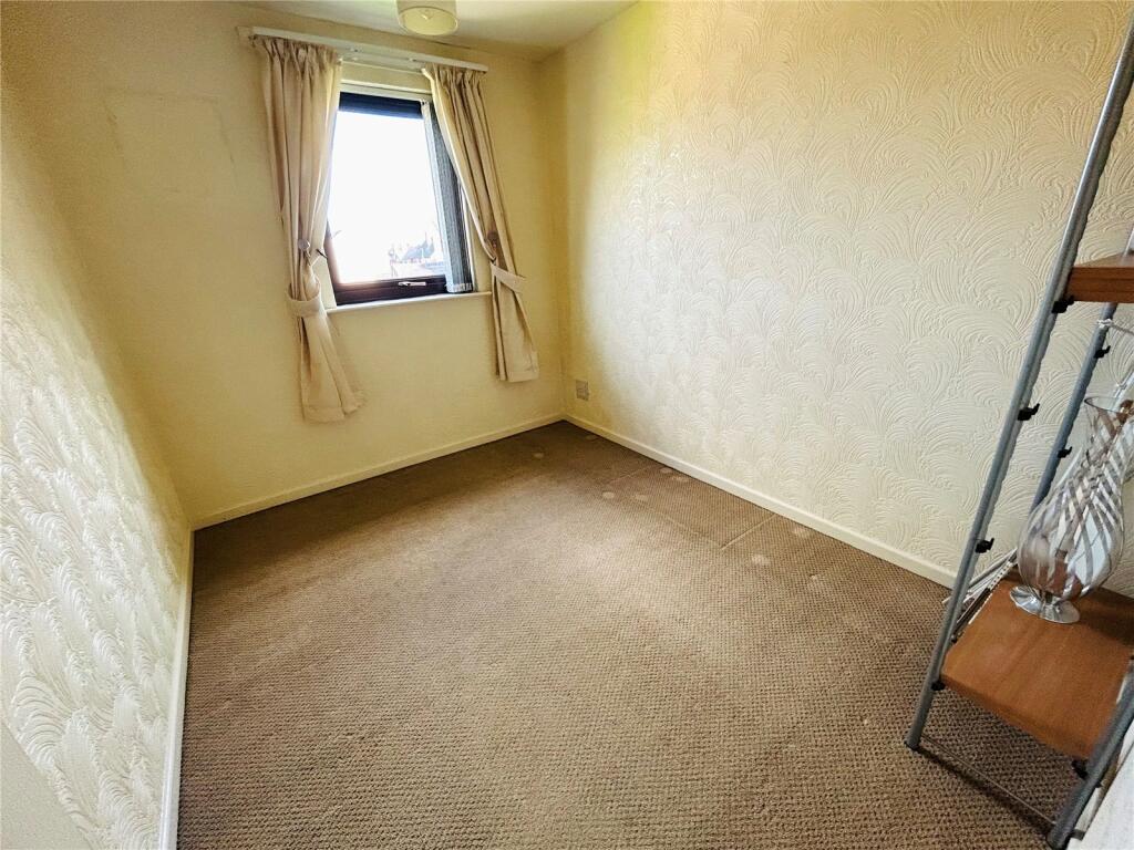 3 bed End of Terrace