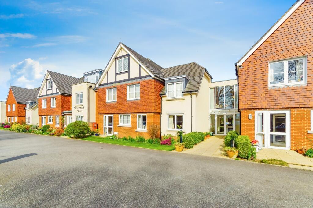 1 bed Ground Flat