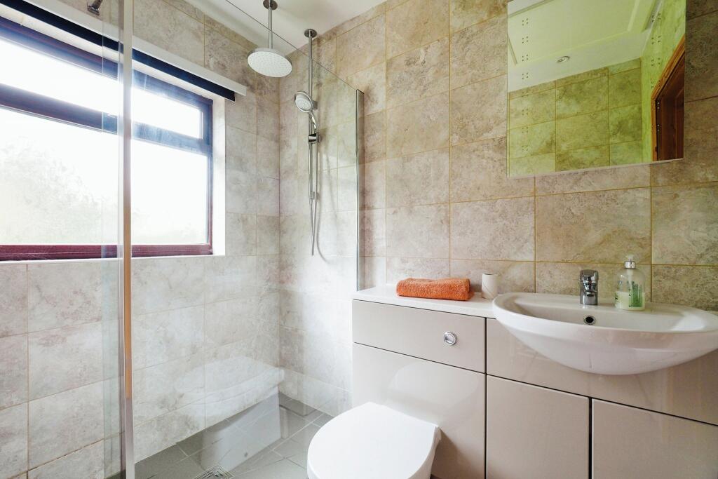 2 bed Detached Bungalow