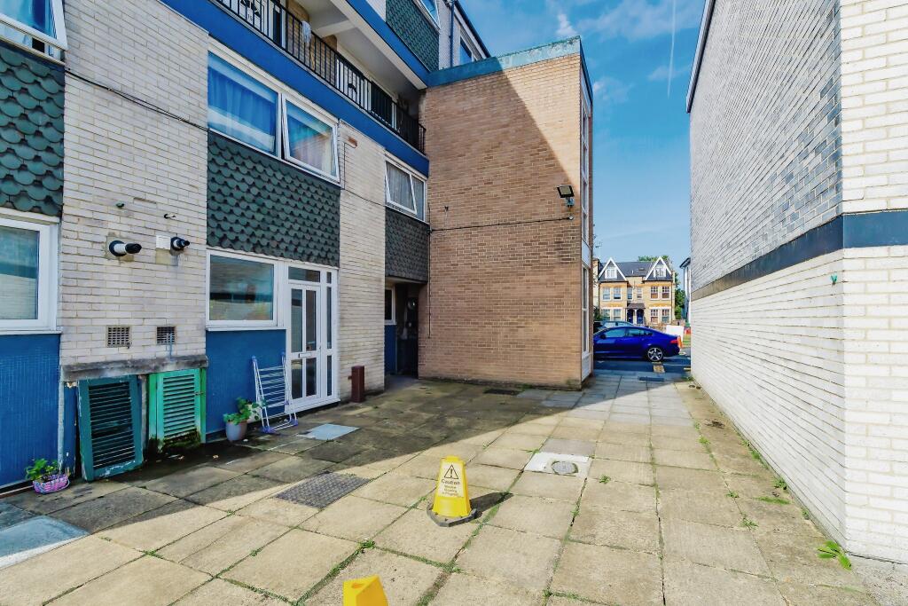 2 bed Apartment