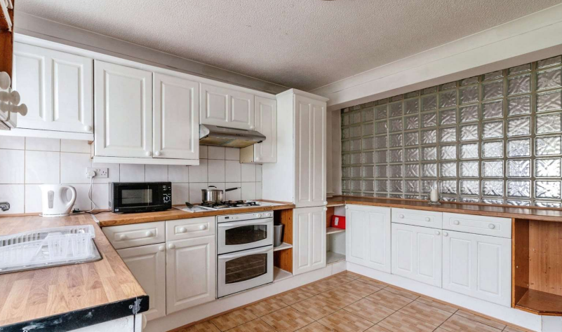 3 bed End of Terrace