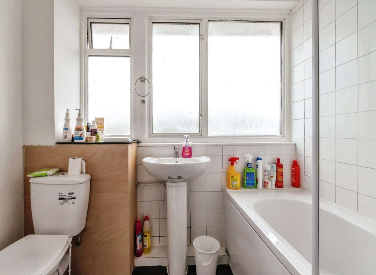 3 bed End of Terrace