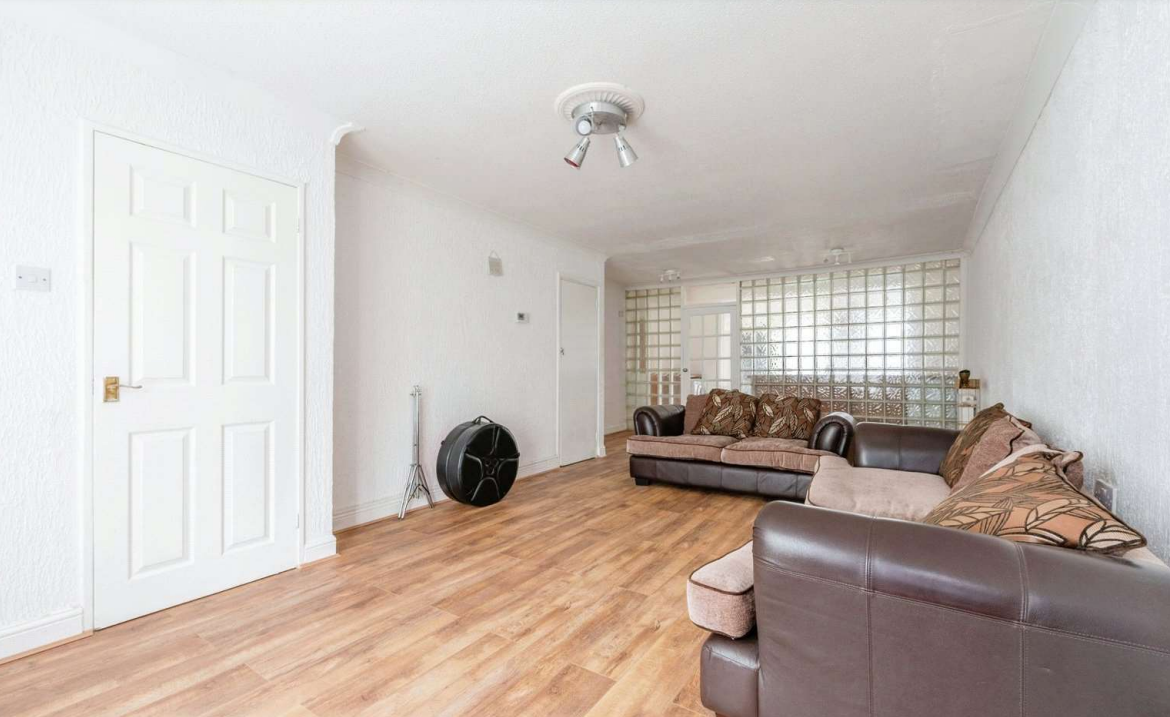 3 bed End of Terrace