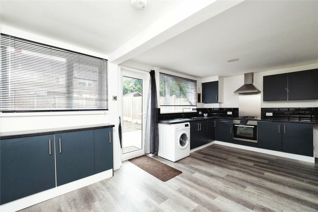 4 bed House