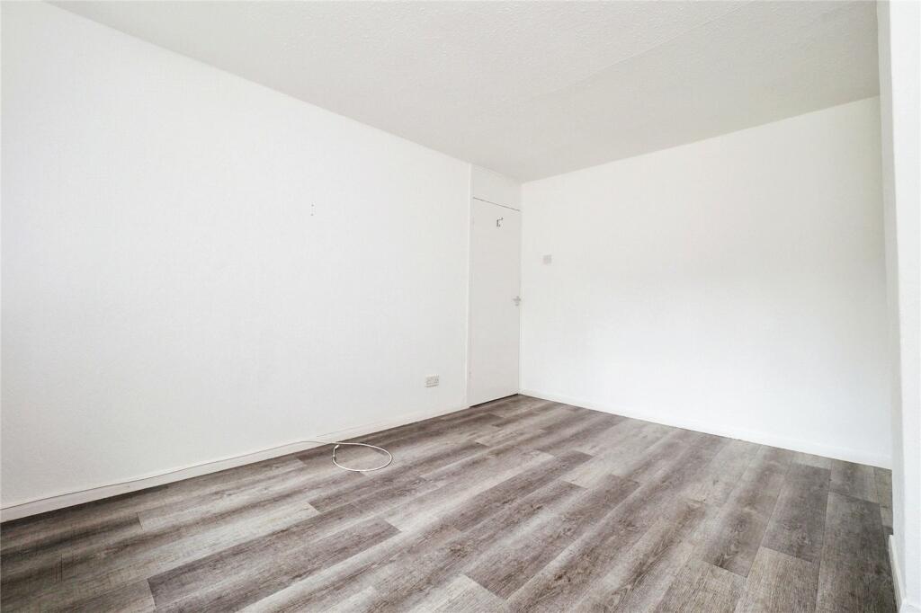 4 bed House