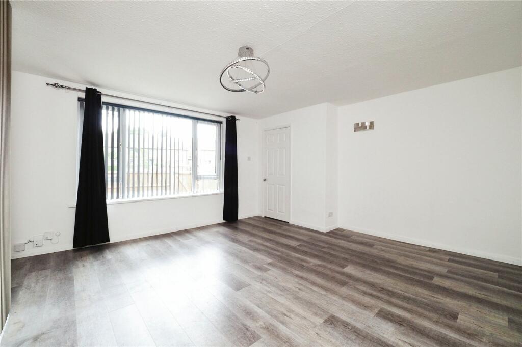 4 bed House