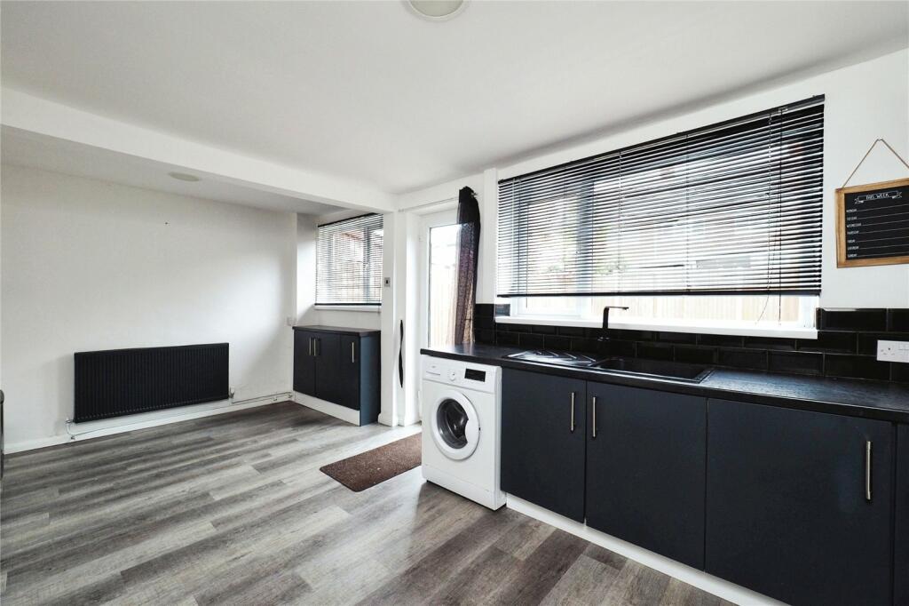 4 bed House