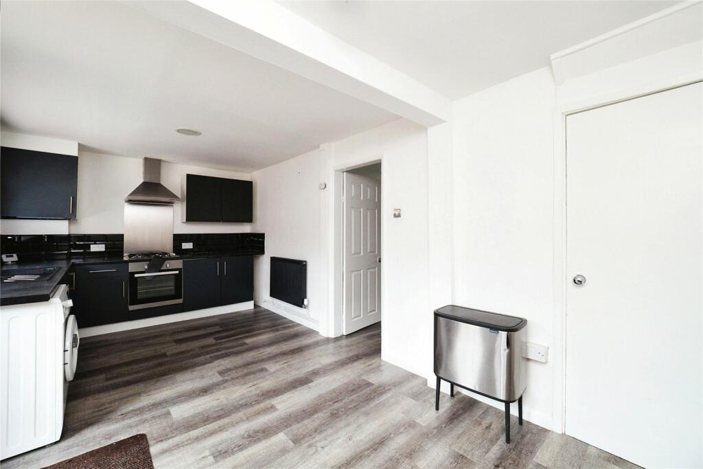 4 bed House