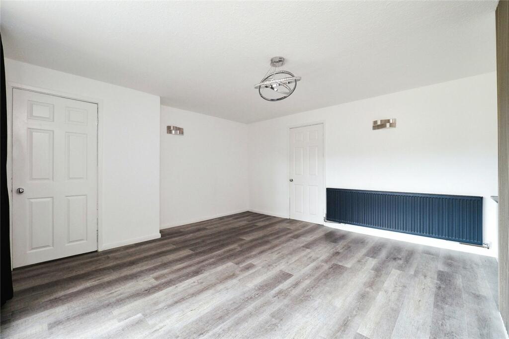 4 bed House