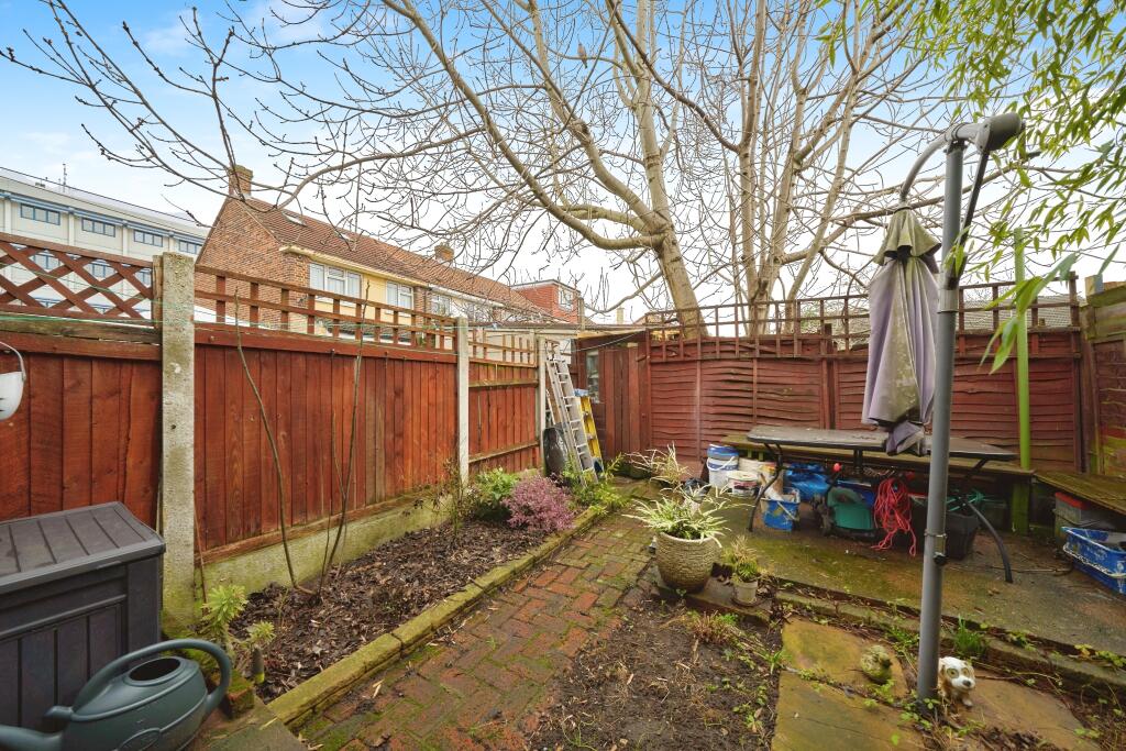 2 bed Terraced