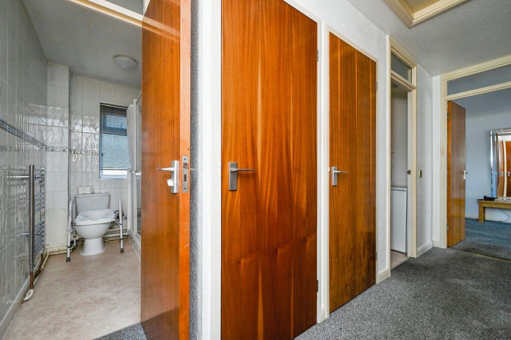 2 bed Retirement Property